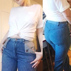 girls in pocketless jeans